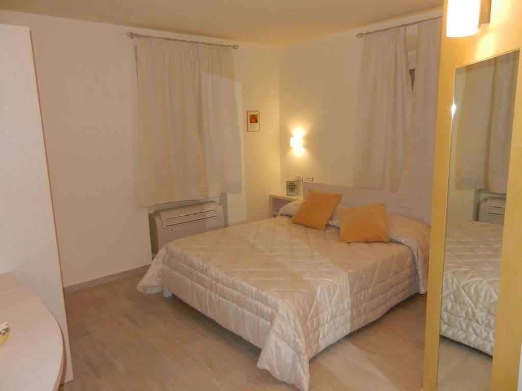 Affittacamere Le Tre Sorelle Sirolo Room photo